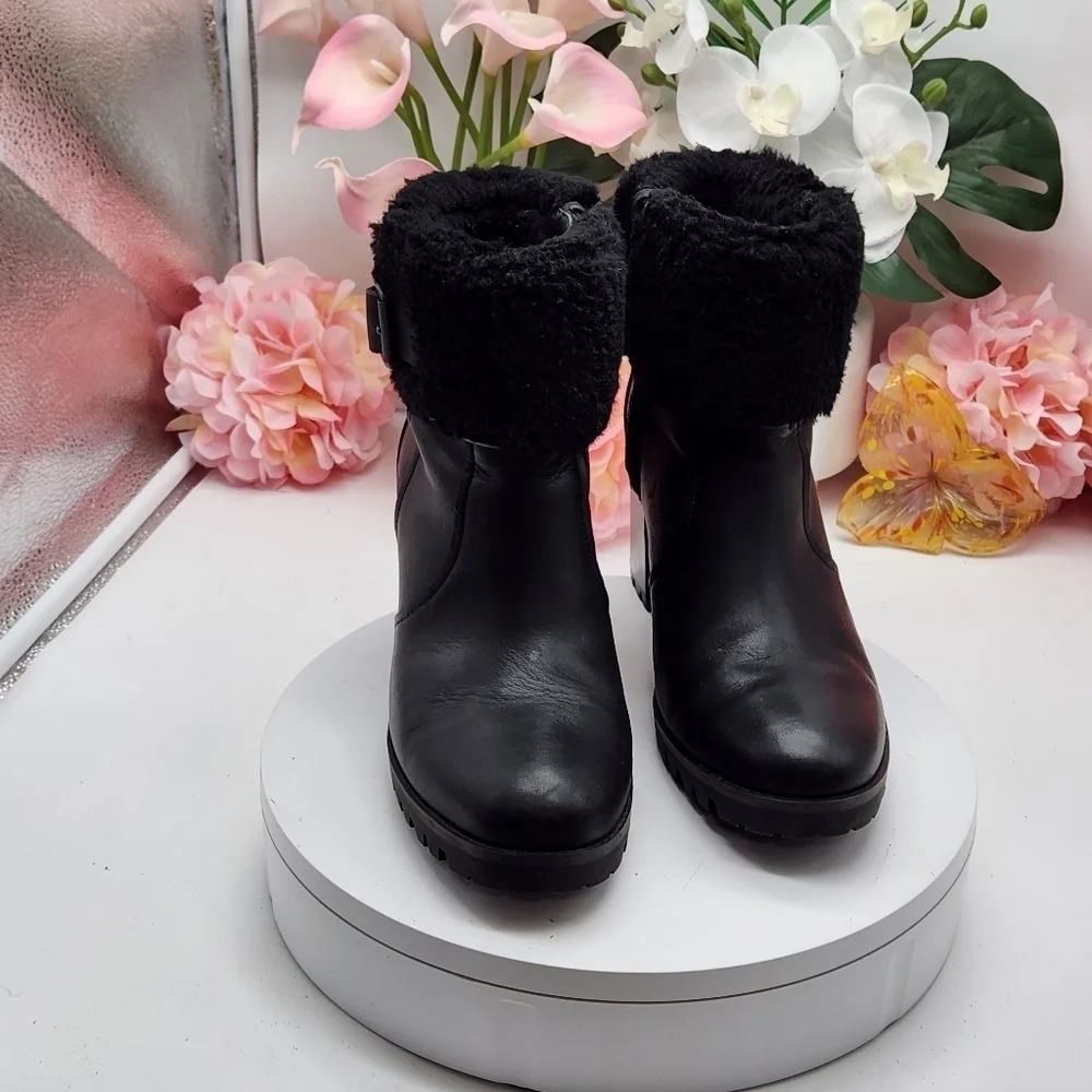 UGG 6th shelf